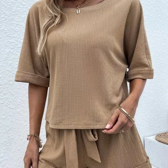 Khaki Casual comfy Batwing Sleeve Tee & Knot Front Shorts - Picture 4 of 8